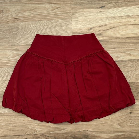 *NWT* Offline by Aerie Real Me Bubble Skort Women’s Red - Picture 3 of 5